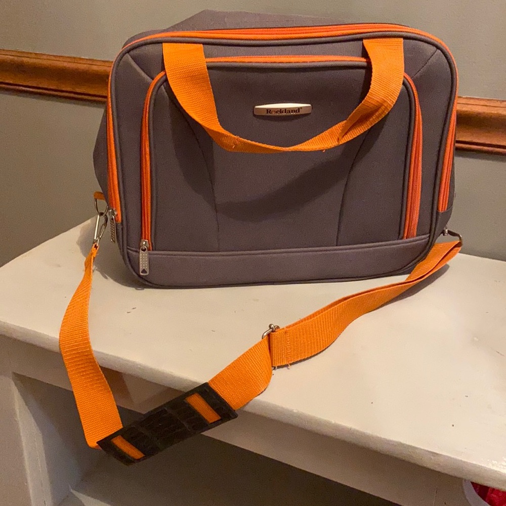 Rockland carry on bag